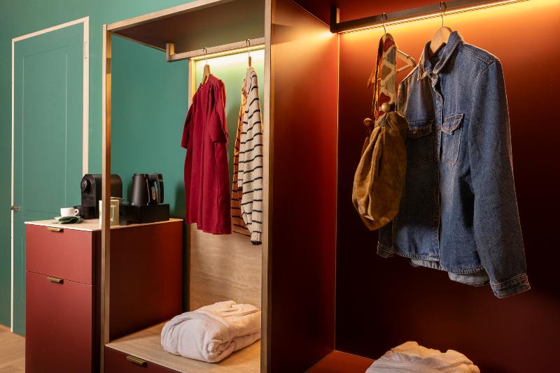 Adoro Hotel image