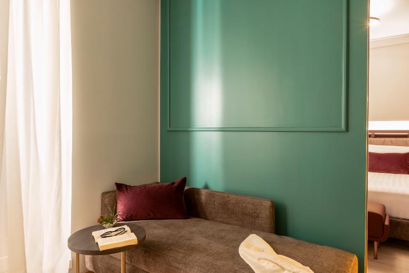 Adoro Hotel image