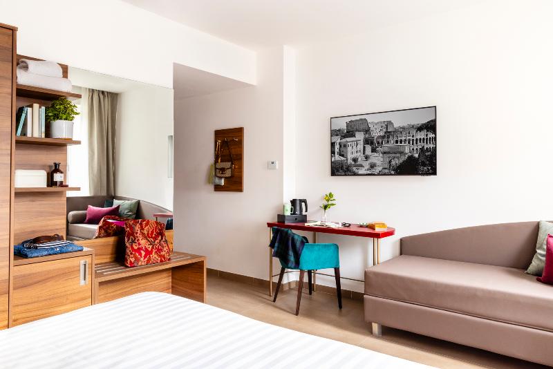 Adoro Hotel image