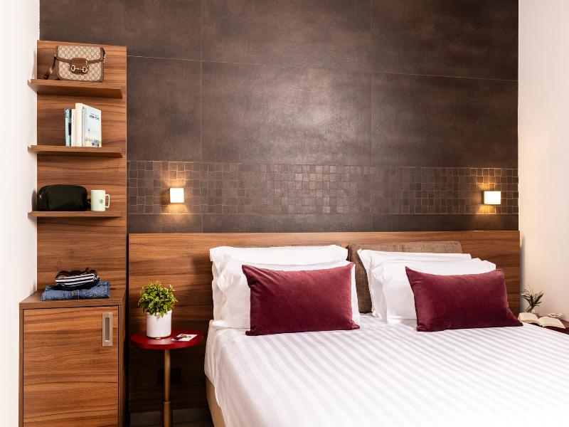 Adoro Hotel image