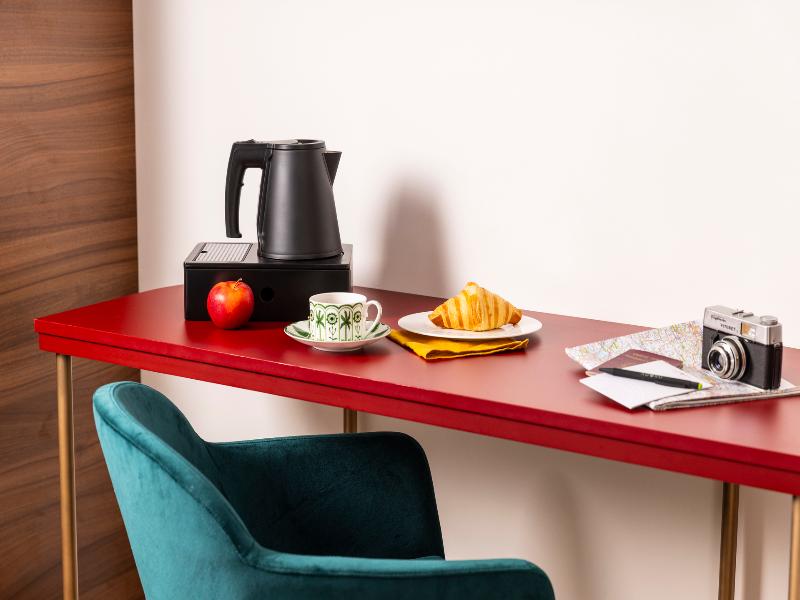 Adoro Hotel image