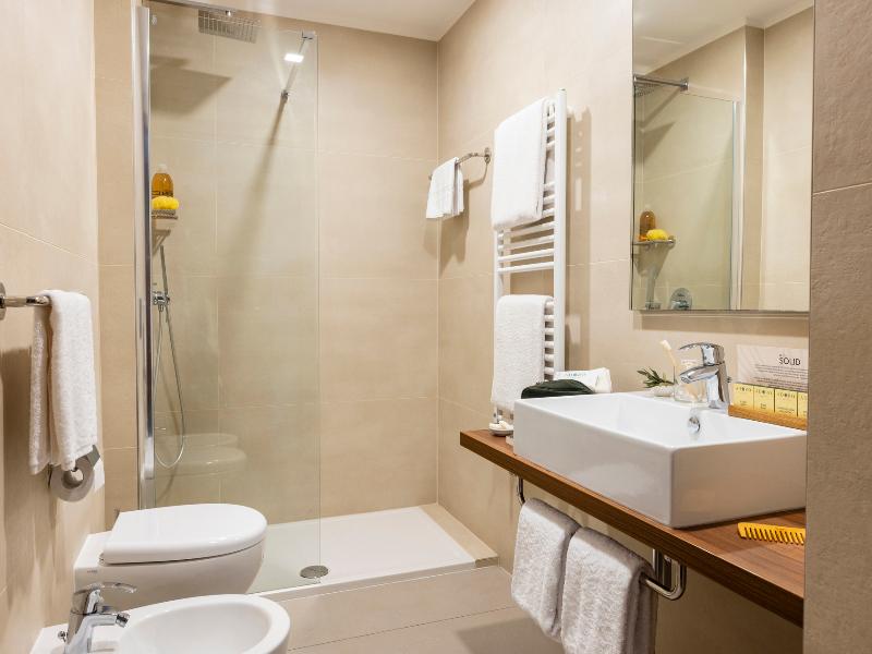 Adoro Hotel image