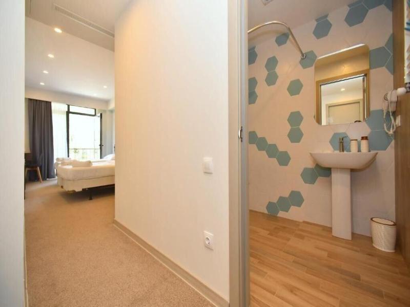 Avenue 30 Hotel image
