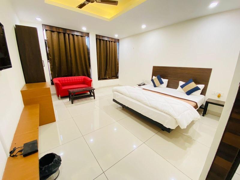 Hotel Kinsfolk Inn image