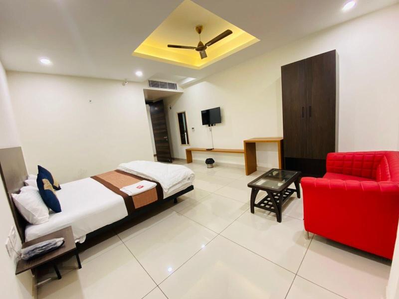 Hotel Kinsfolk Inn image