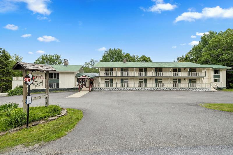 Mountaineer Inn image