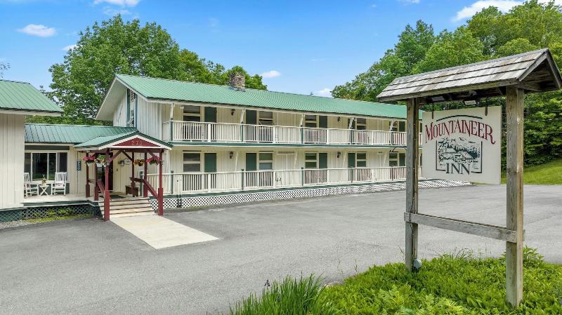 Mountaineer Inn image