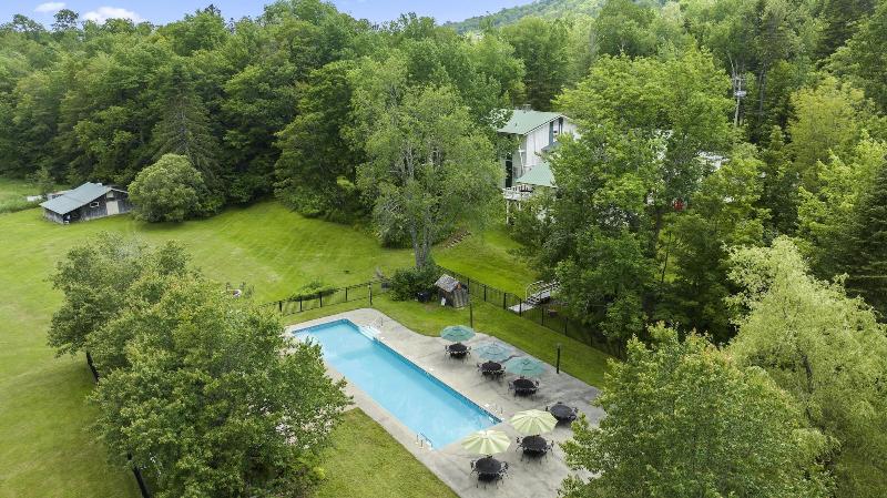 Mountaineer Inn image