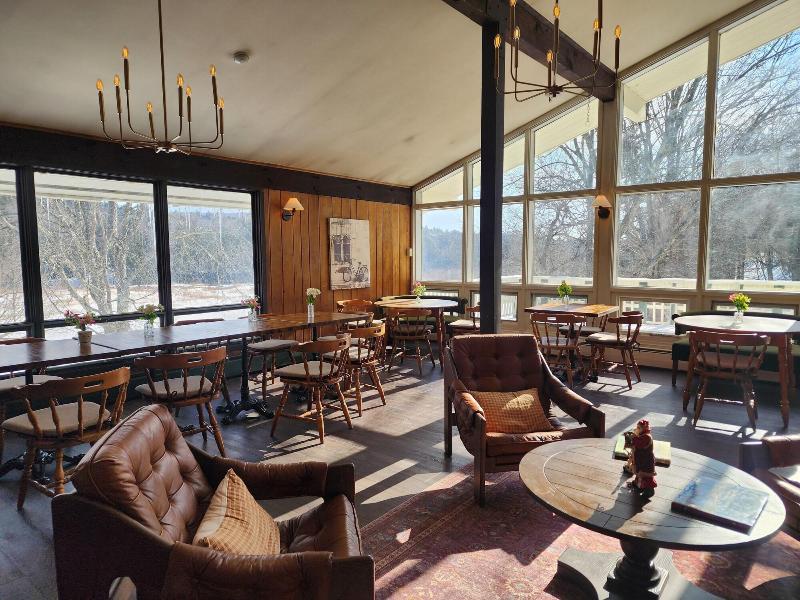 Mountaineer Inn image