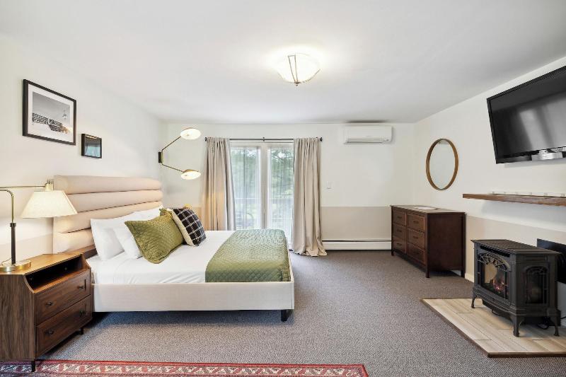 Mountaineer Inn image