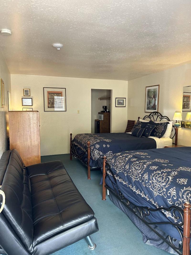 Columbine Inn image