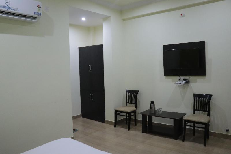 Royal Zayka Hotel & Restaurant image