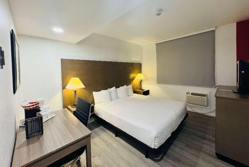 Ramada by Wyndham San Diego Airport image