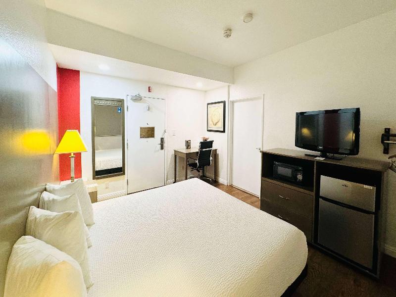 Ramada by Wyndham San Diego Airport image