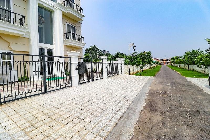 Fabhotel K9 Villa image