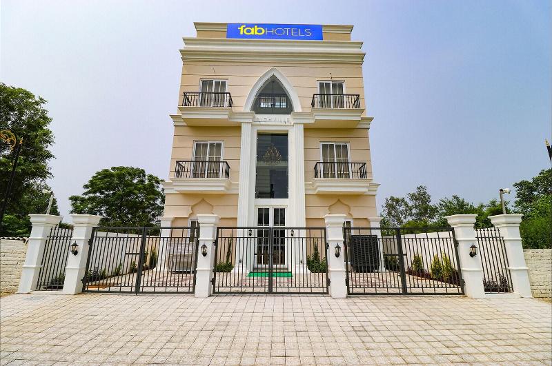 Fabhotel K9 Villa image