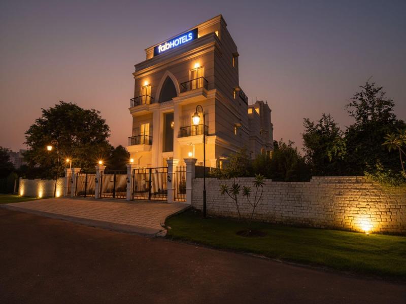 Fabhotel K9 Villa image