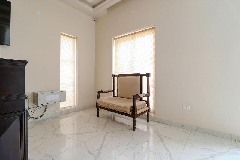 Fabhotel K9 Villa image