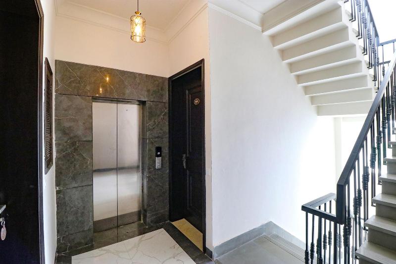 Fabhotel K9 Villa image