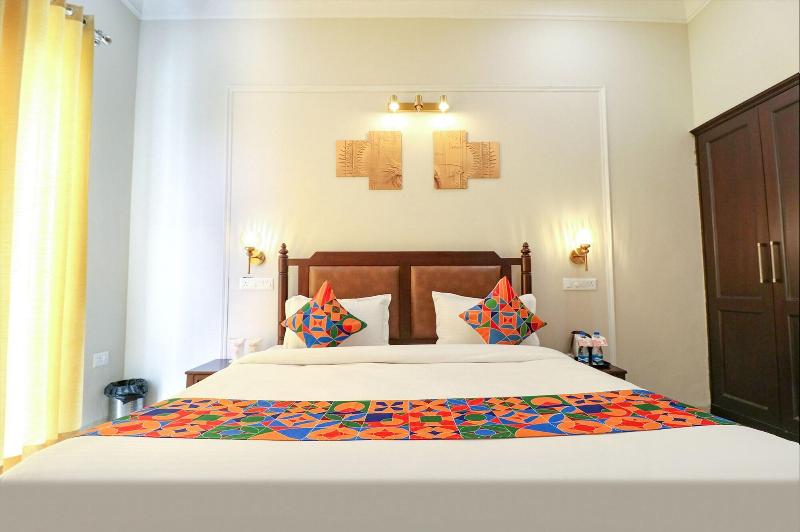 Fabhotel K9 Villa image