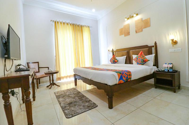 Fabhotel K9 Villa image
