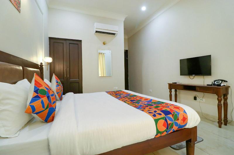 Fabhotel K9 Villa image
