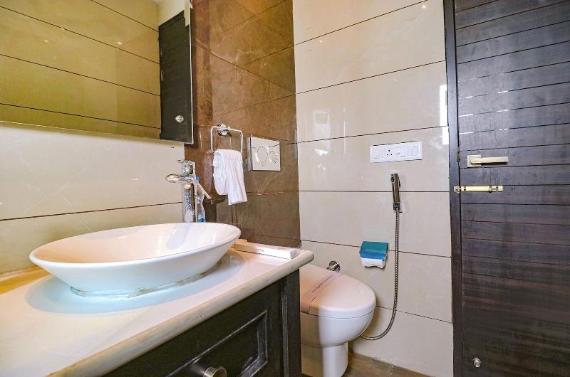 Fabhotel K9 Villa image