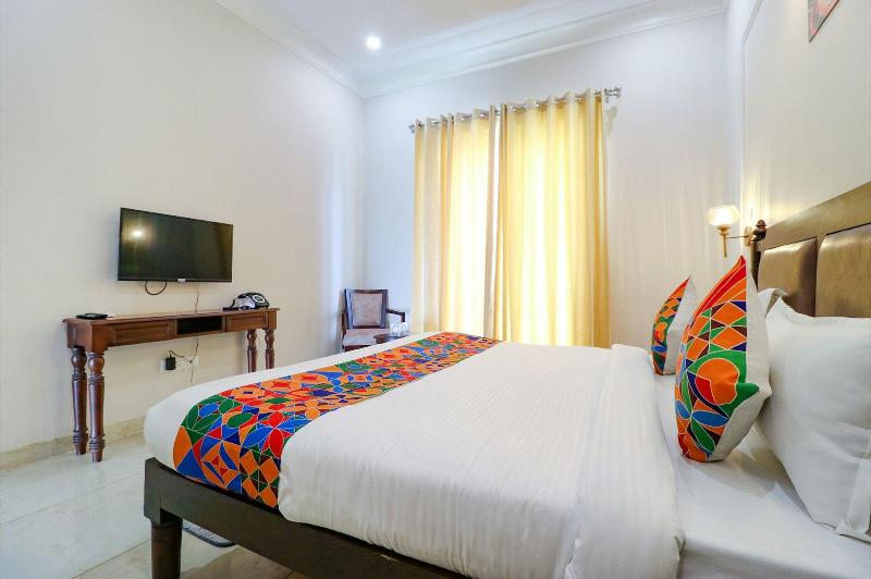 Fabhotel K9 Villa image