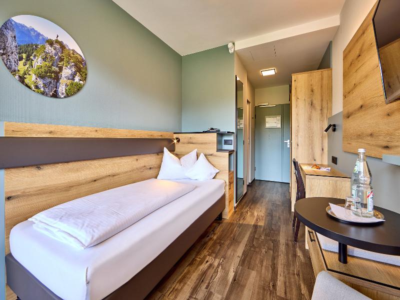 AURA-HOTEL Saulgrub image