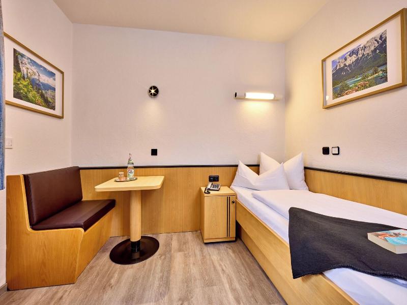 AURA-HOTEL Saulgrub image