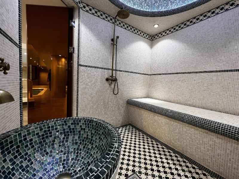 King Plaza Hotel image