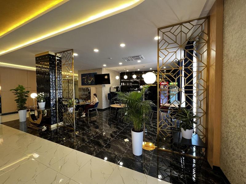 King Plaza Hotel image