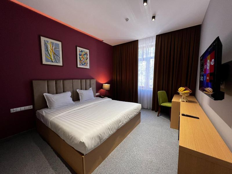 King Plaza Hotel image