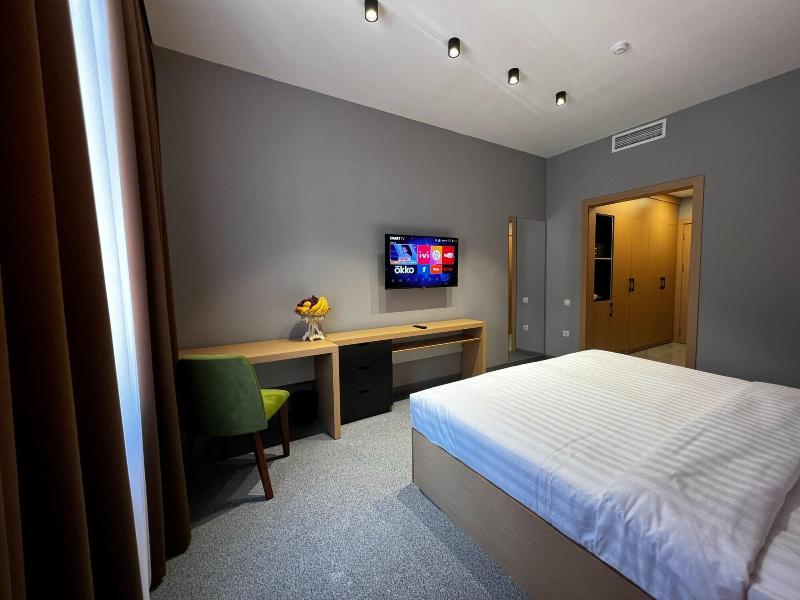 King Plaza Hotel image
