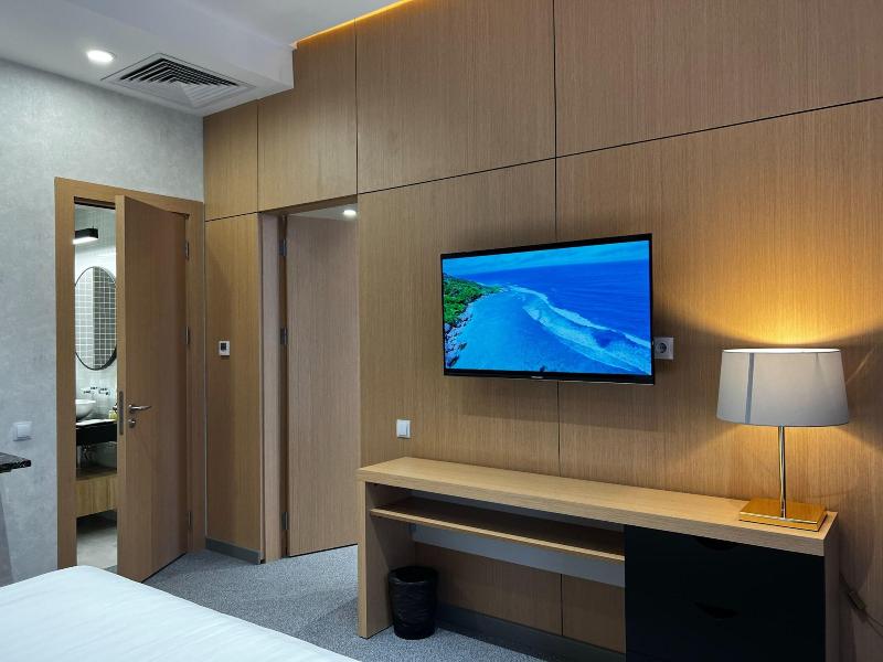 King Plaza Hotel image