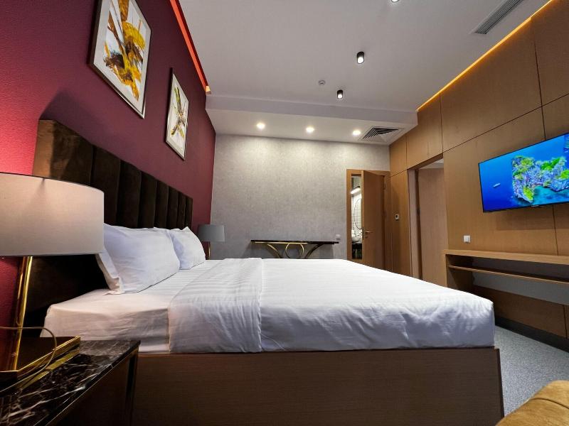 King Plaza Hotel image
