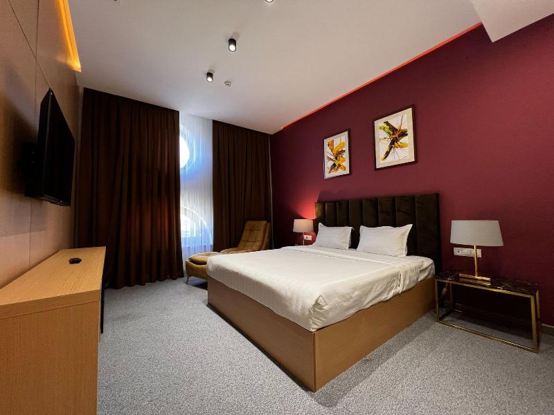 King Plaza Hotel image