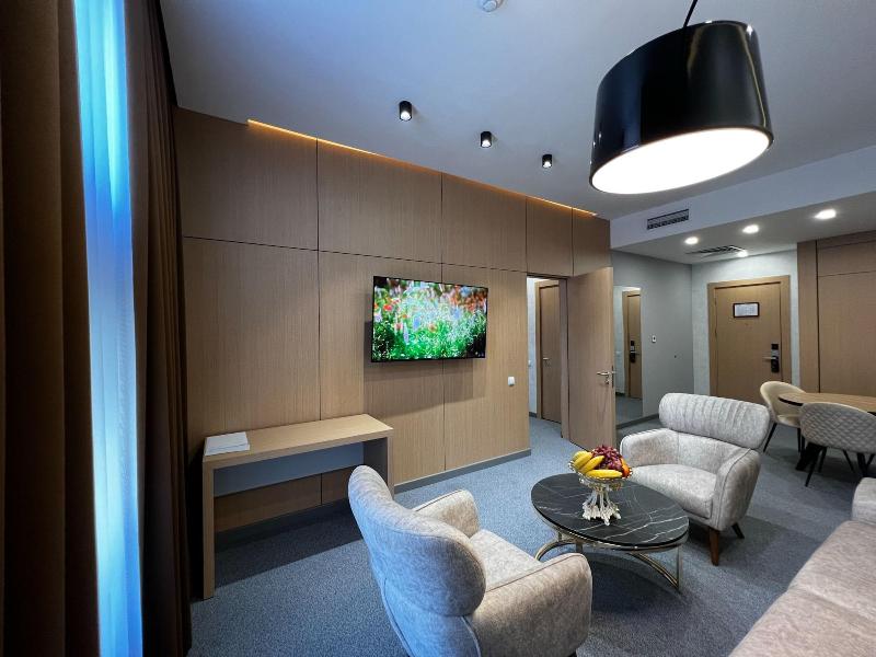 King Plaza Hotel image