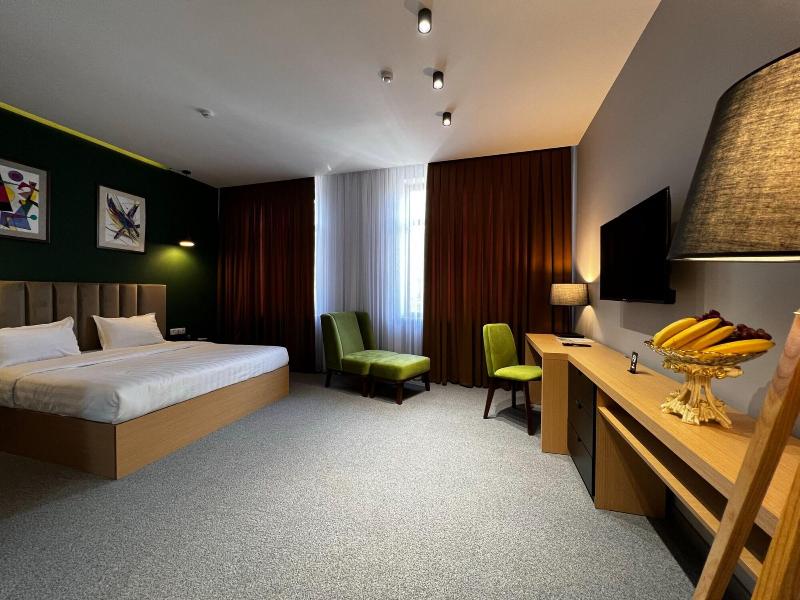 King Plaza Hotel image