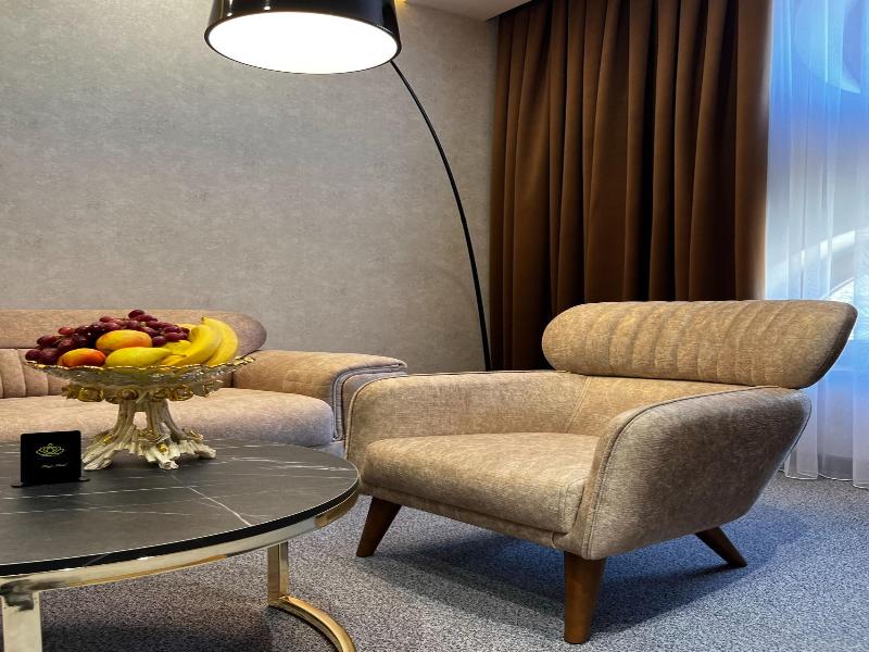 King Plaza Hotel image