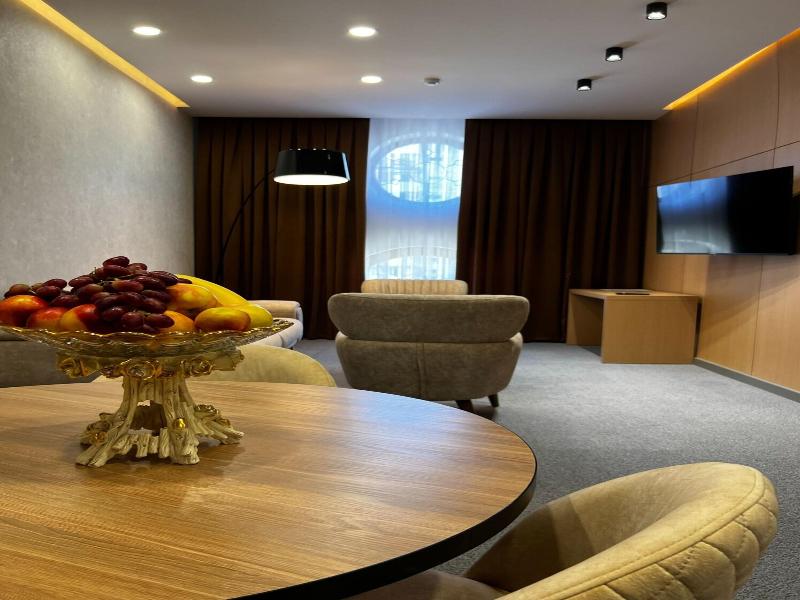 King Plaza Hotel image