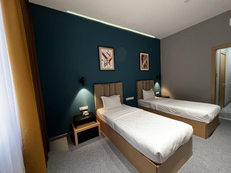 King Plaza Hotel image