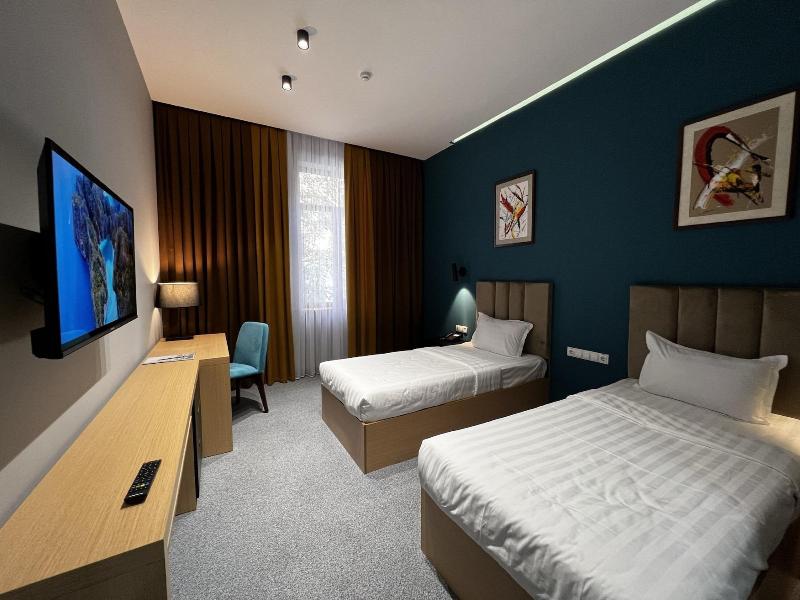 King Plaza Hotel image