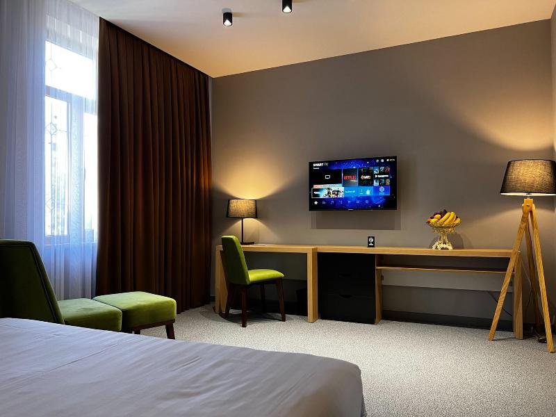 King Plaza Hotel image