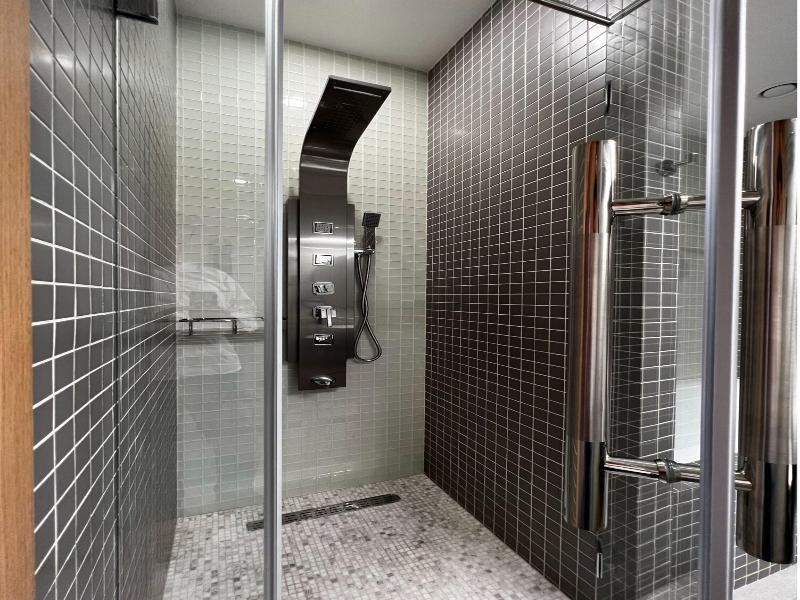 King Plaza Hotel image