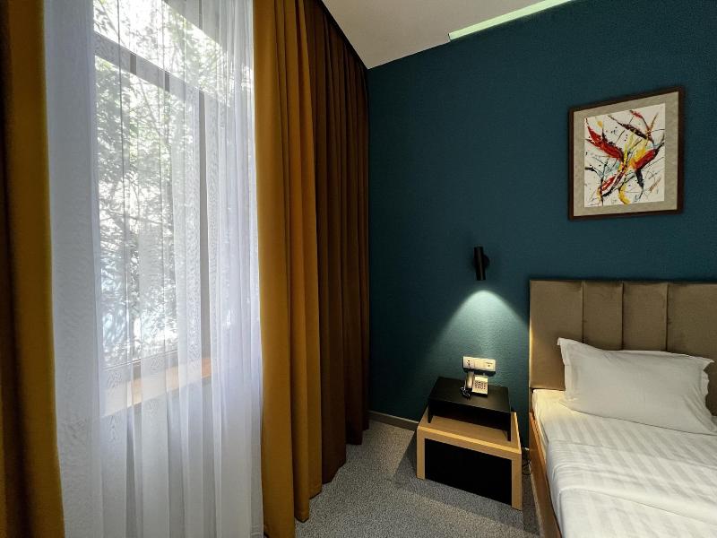 King Plaza Hotel image