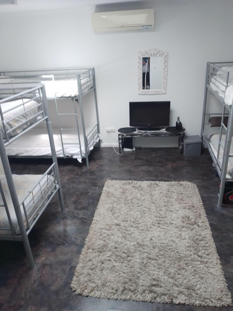 The Entrance Backpackers - Hostel image