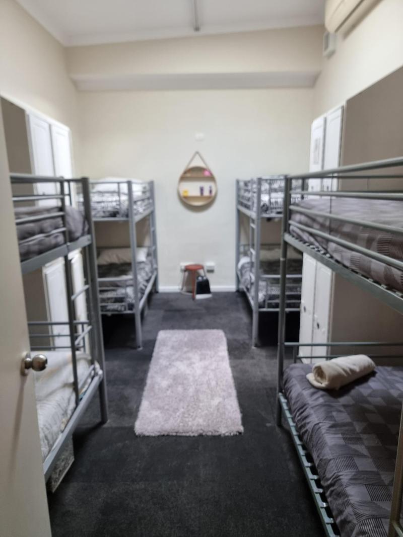 The Entrance Backpackers - Hostel image
