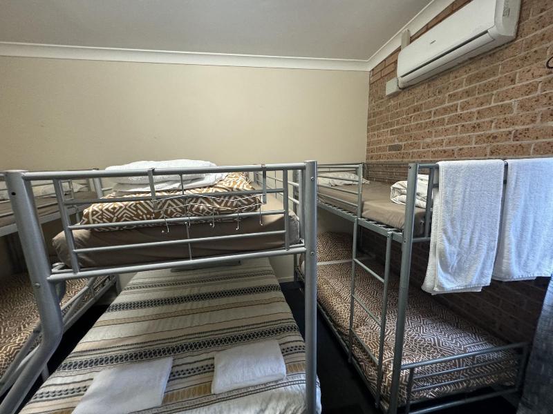 The Entrance Backpackers - Hostel image