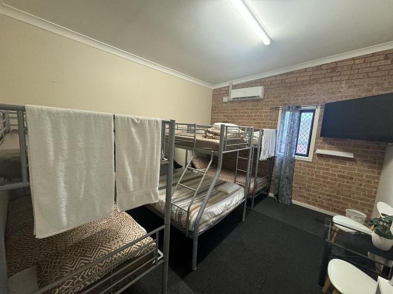 The Entrance Backpackers - Hostel image
